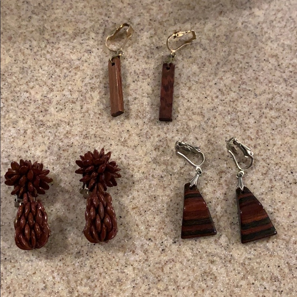 ⚜️Set of 3 pairs of  Vintage wood Clip on earrings